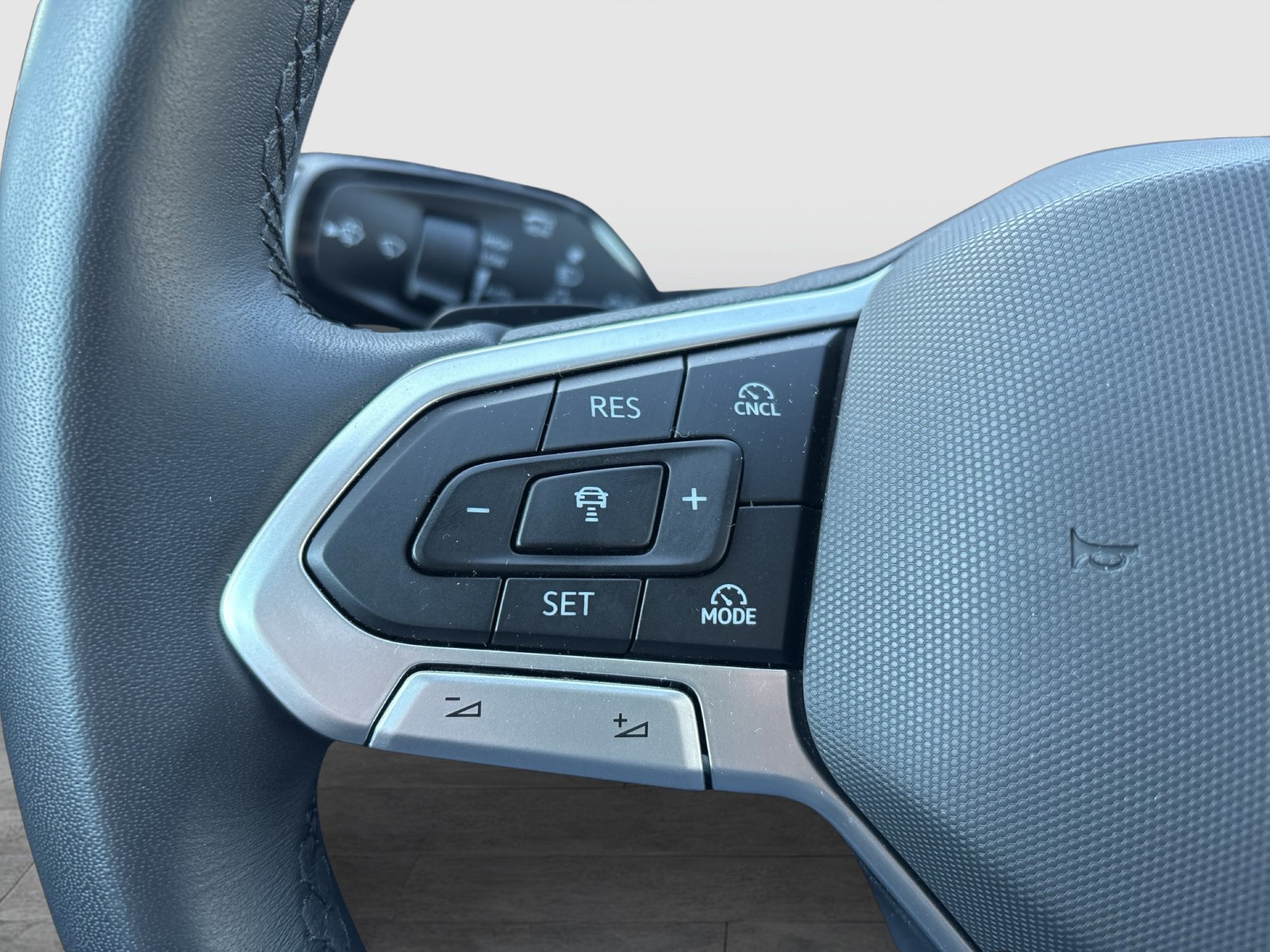 Volkswagen Tayron 2.0 LIFE AHK CAM ACC LM18 CARPLAY SITZHZ.