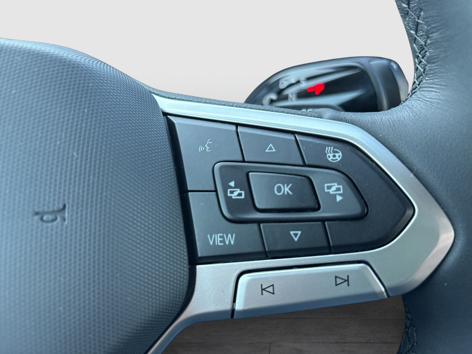 Volkswagen Tayron 2.0 LIFE AHK CAM ACC LM18 CARPLAY SITZHZ.