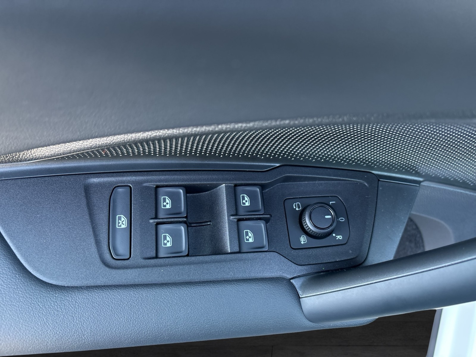 Volkswagen Tayron 2.0 LIFE AHK CAM ACC LM18 CARPLAY SITZHZ.