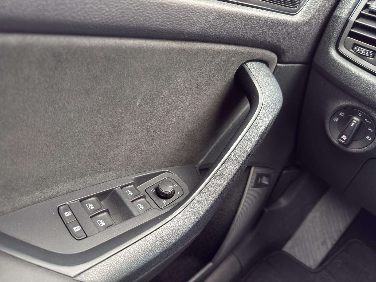 Skoda Kodiaq 2.0 SPORTLINE 4X4 AHK 360CAM LM19 EKLAPPE