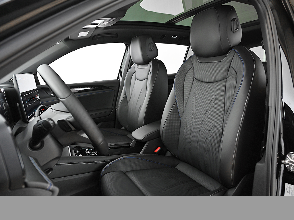 Volkswagen Tiguan 2.0 R-LINE 4X4 NEUESMODELL LEDER PANO 20Z