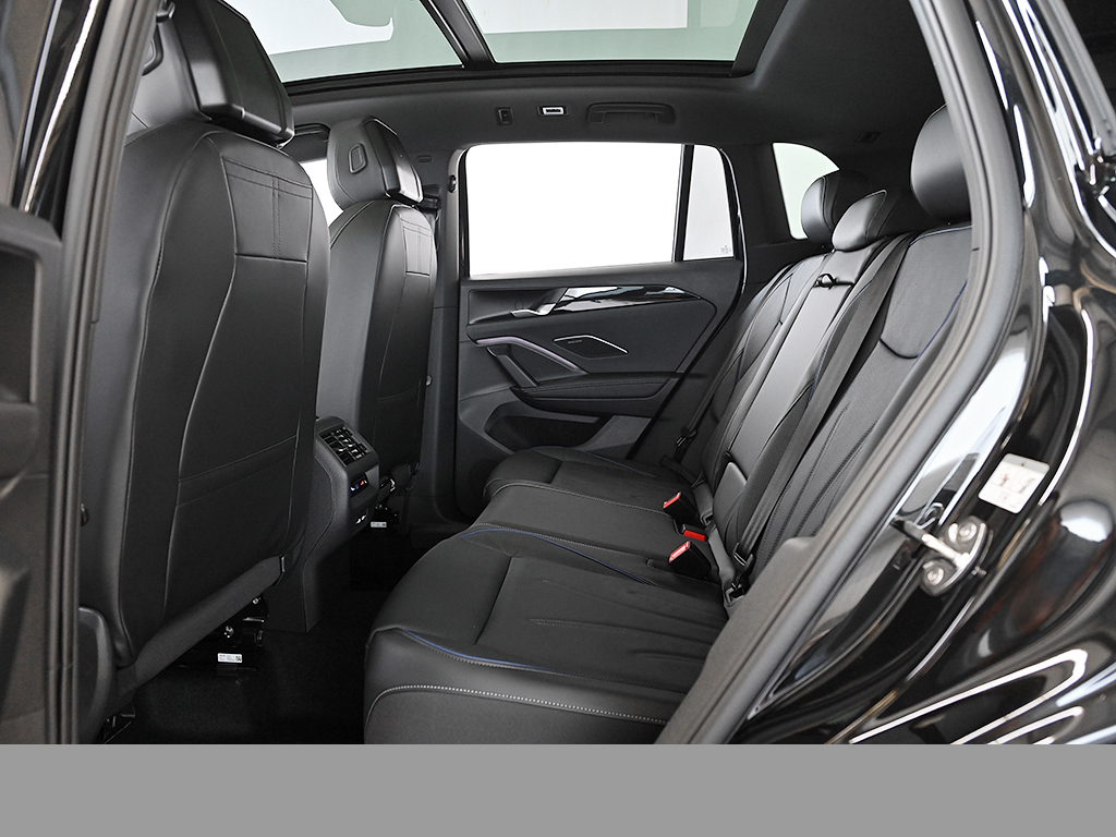 Volkswagen Tiguan 2.0 R-LINE 4X4 NEUESMODELL LEDER PANO 20Z