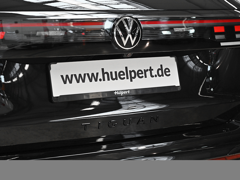Volkswagen Tiguan 2.0 R-LINE 4X4 NEUESMODELL LEDER PANO 20Z