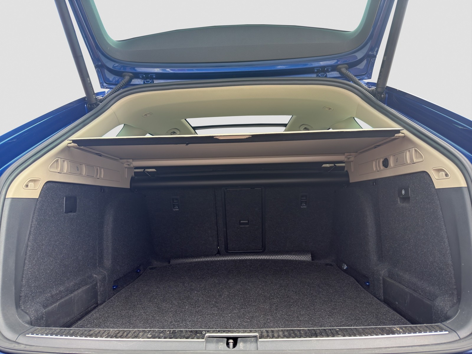 Skoda Superb Combi 2.0 L&K LEDER PANO CAM ACC LM18 NAVI