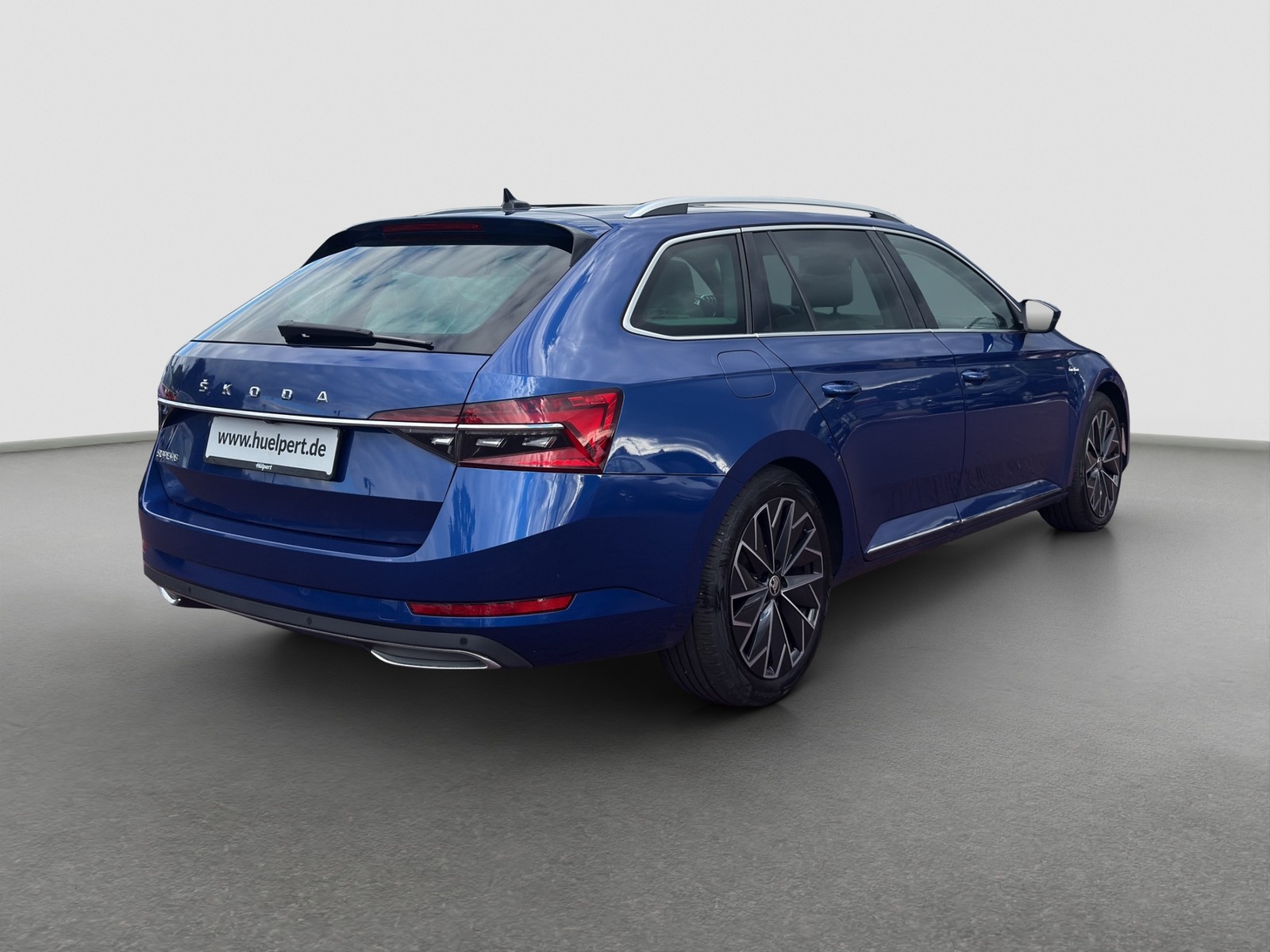 Skoda Superb Combi 2.0 L&K LEDER PANO CAM ACC LM18 NAVI