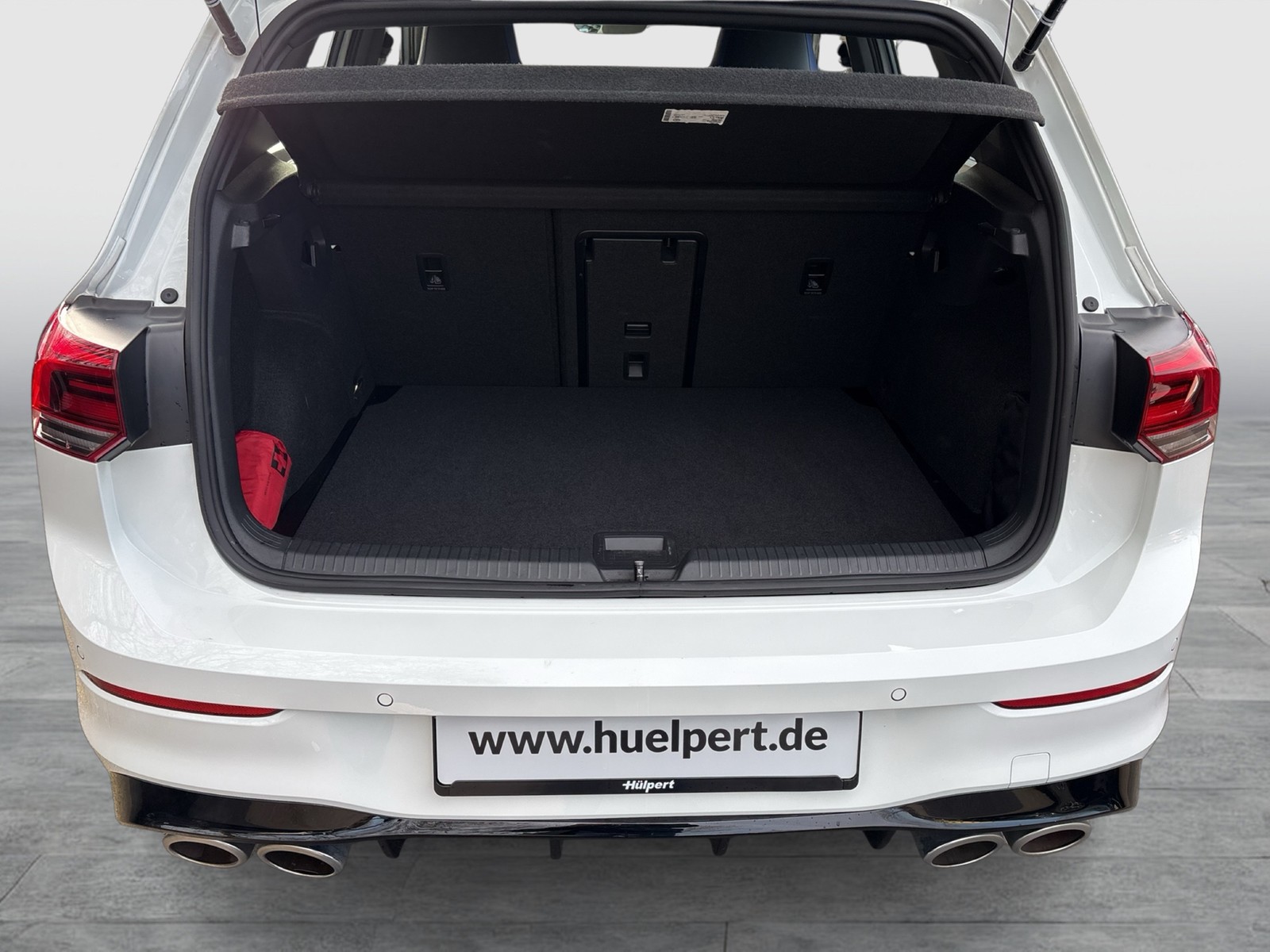 Volkswagen Golf VIII 2.0 R 4X4 ACC LM18 LED+ CARPLAY SITZHZ