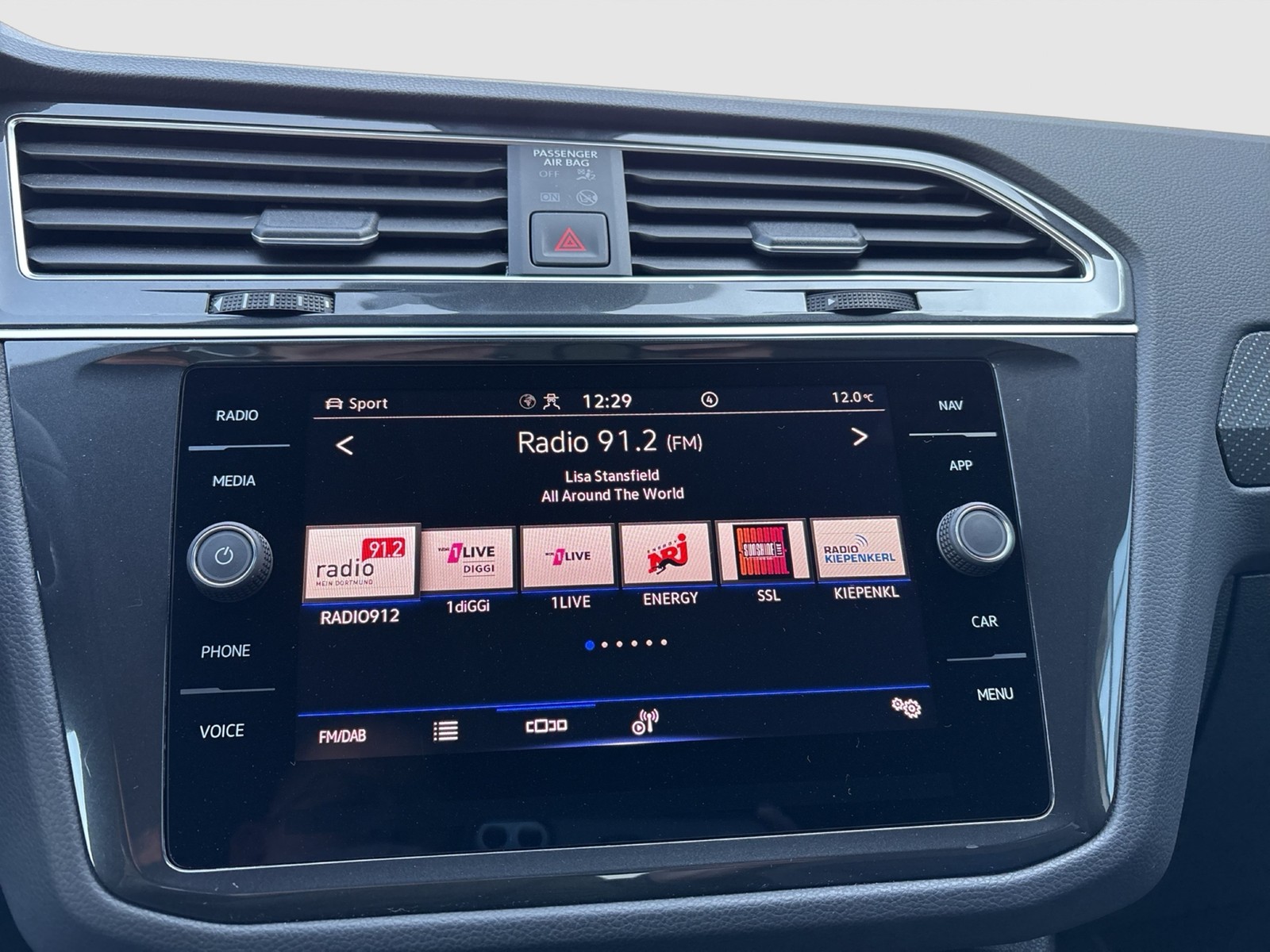 Volkswagen Tiguan 2.0 R BLACK STYLE 4X4 AHK CAM ACC LM20