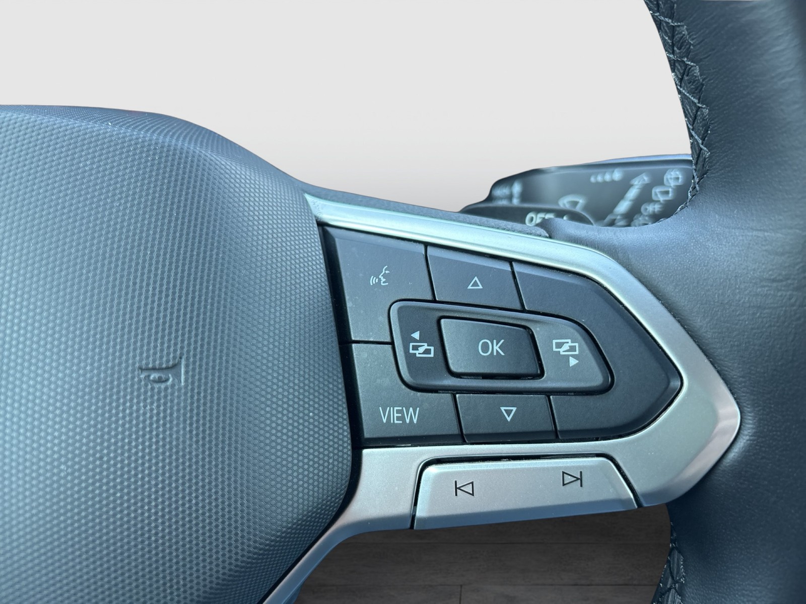 Volkswagen Touran 1.5 HIGHLINE AHK CAM ACC LM17 NAVI SITZHZ