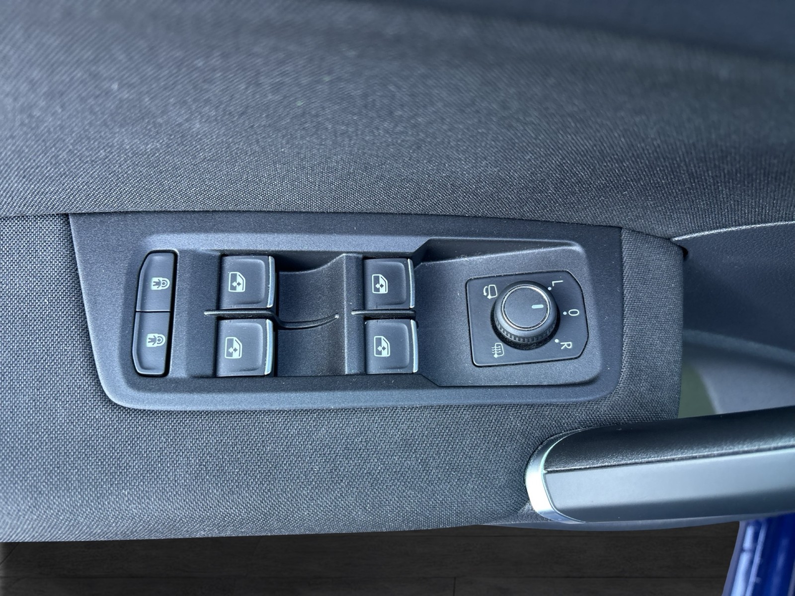 Volkswagen Touran 1.5 HIGHLINE AHK CAM ACC LM17 NAVI SITZHZ