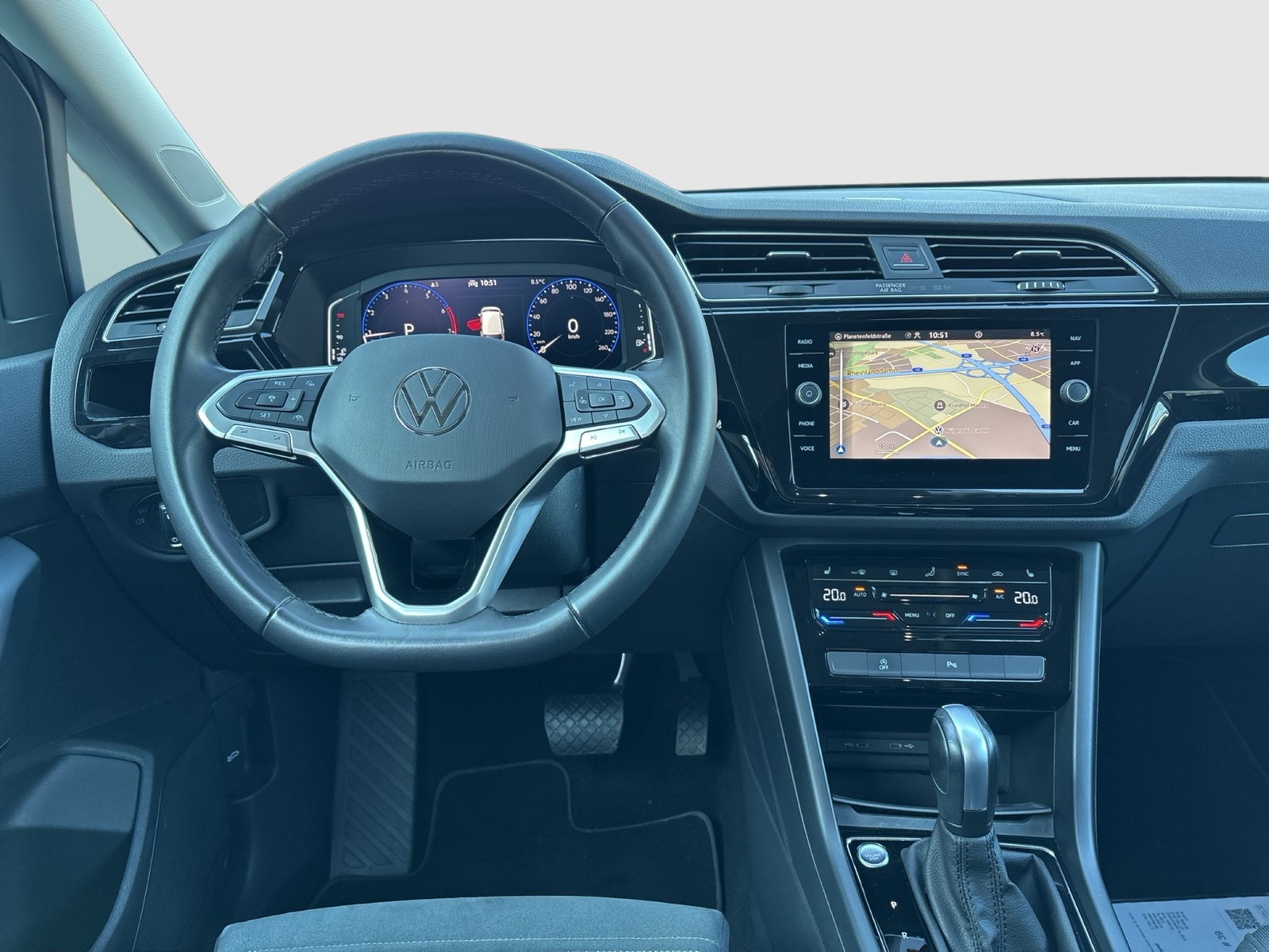 Volkswagen Touran 1.5 HIGHLINE AHK CAM ACC LM17 NAVI SITZHZ