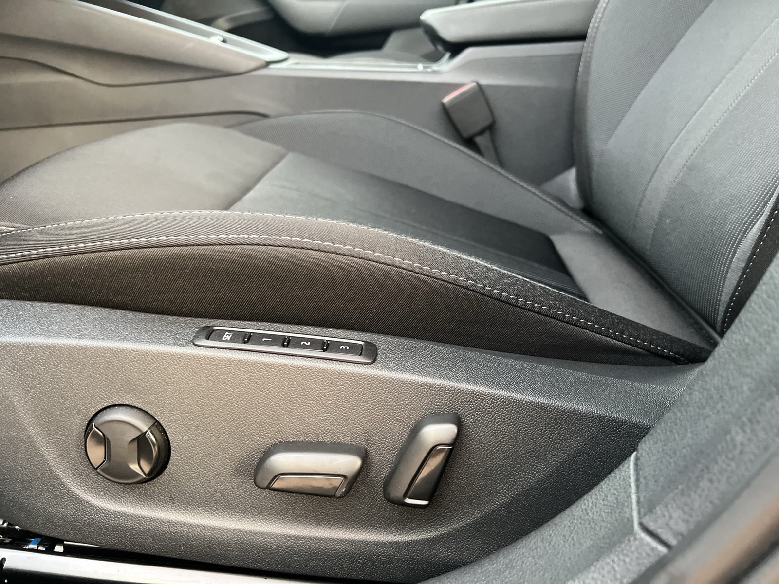 Skoda Octavia Combi 1.4 iV SPORTLINE AHK CAM ACC LM18