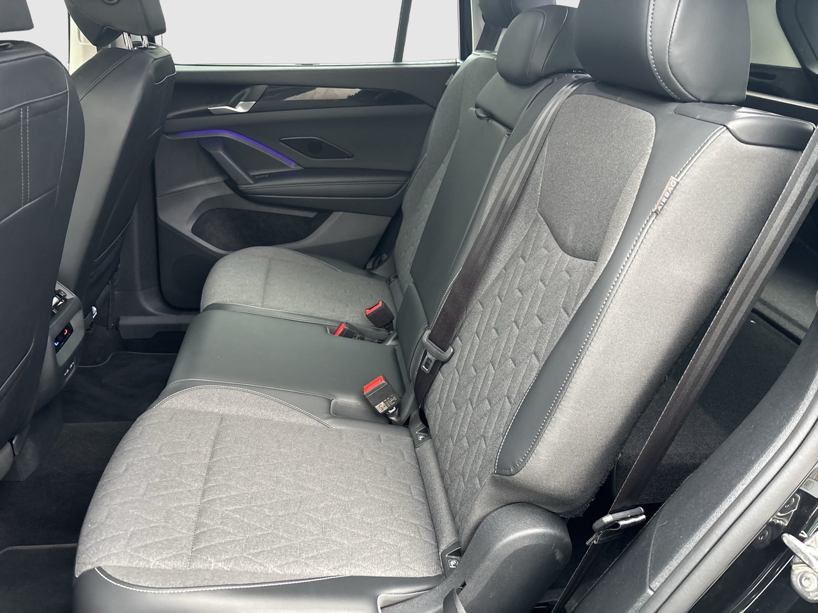 Volkswagen Tayron 1.5 eTSI LIFE 7SITZE AHK 360CAM LM18 NAVI