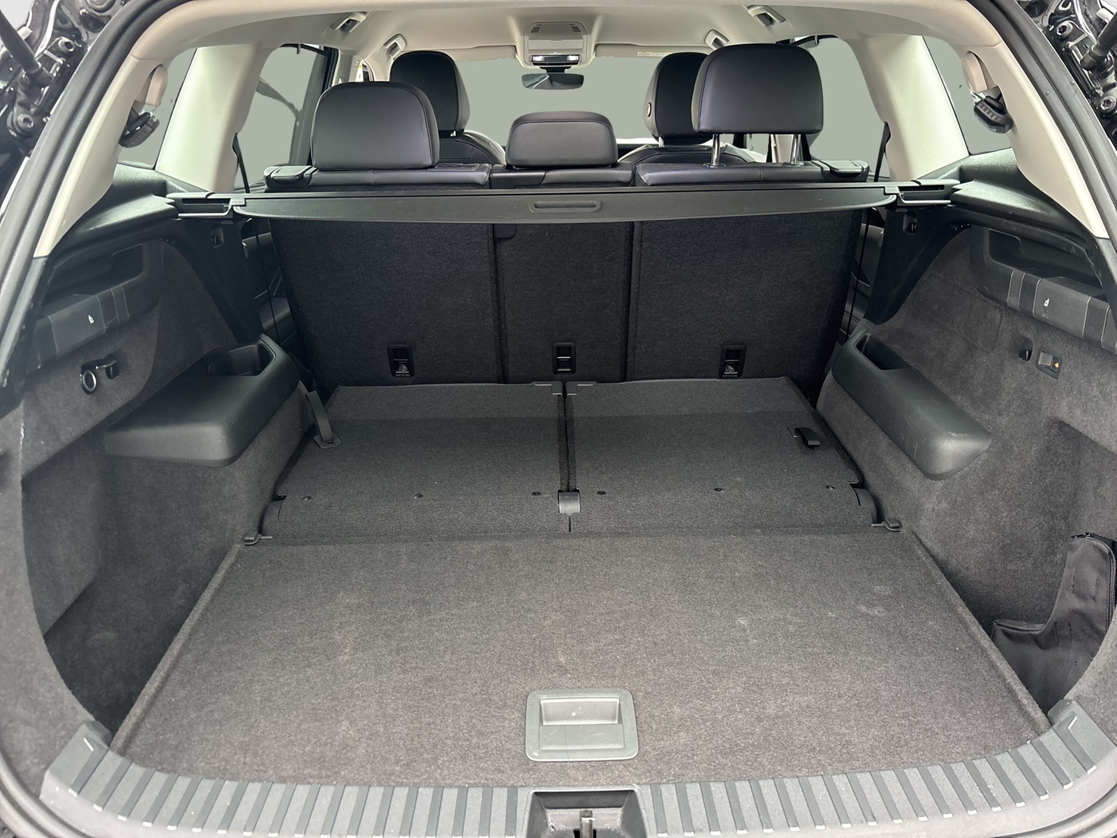 Volkswagen Tayron 1.5 eTSI LIFE 7SITZE AHK 360CAM LM18 NAVI