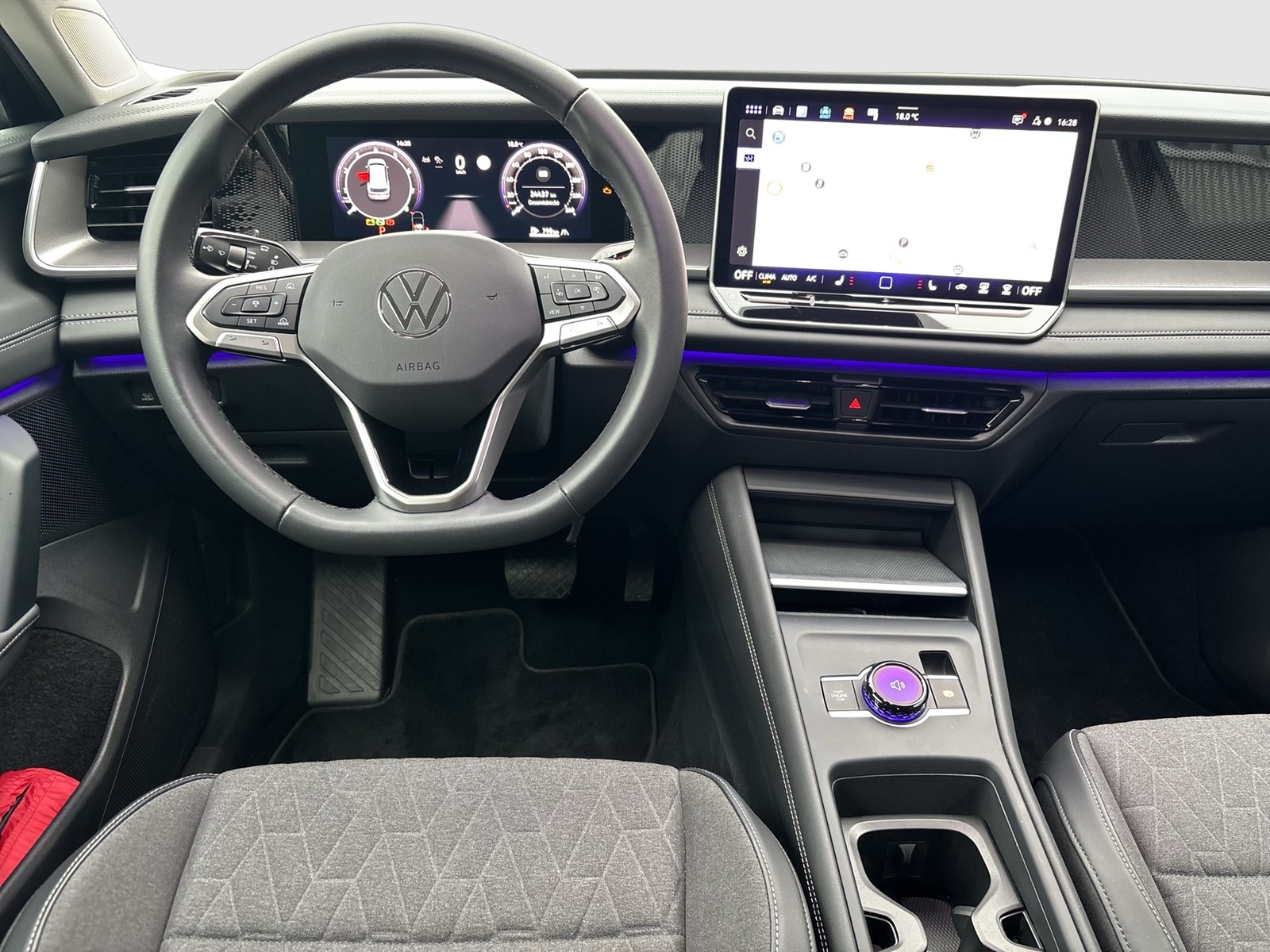 Volkswagen Tayron 1.5 eTSI LIFE 7SITZE AHK 360CAM LM18 NAVI