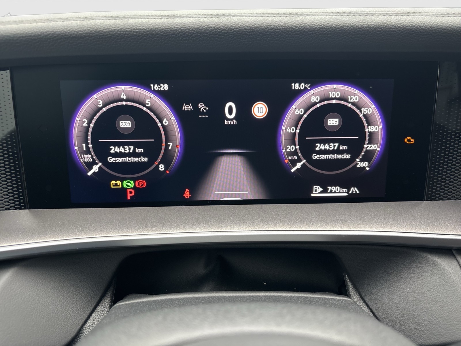 Volkswagen Tayron 1.5 eTSI LIFE 7SITZE AHK 360CAM LM18 NAVI