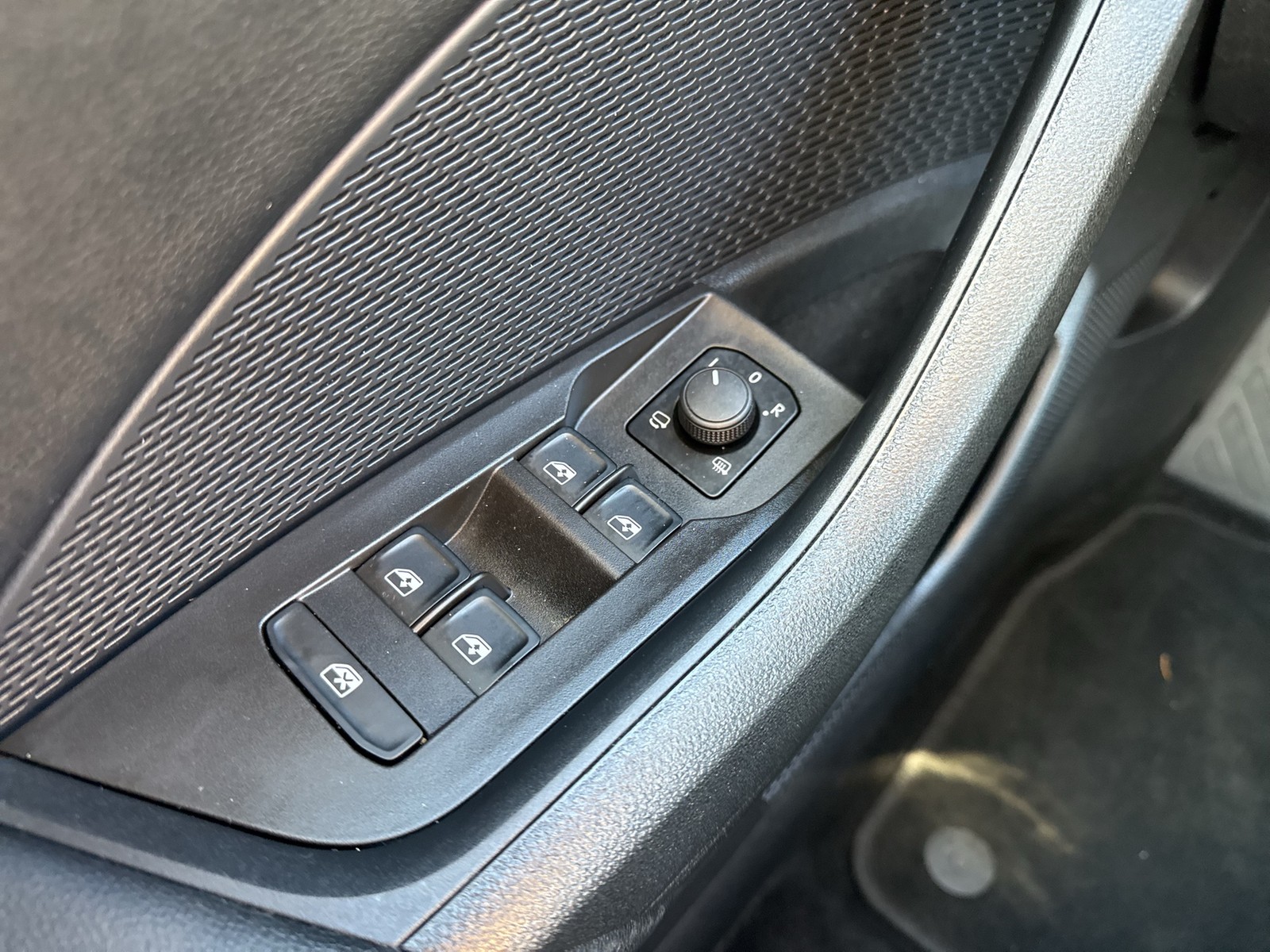 Skoda Octavia Combi 2.0 TOUR ACC NAVI LM17 CARPLAY