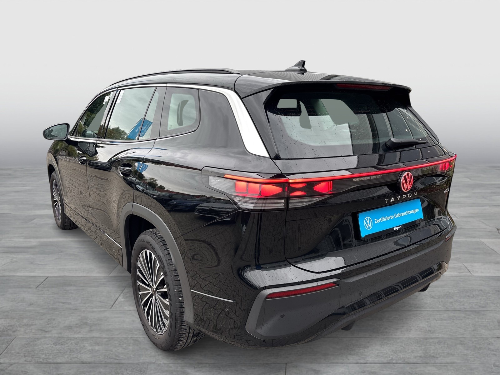 Volkswagen Tayron 1.5 eTSI LIFE 7SITZE AHK 360CAM LM18 NAVI