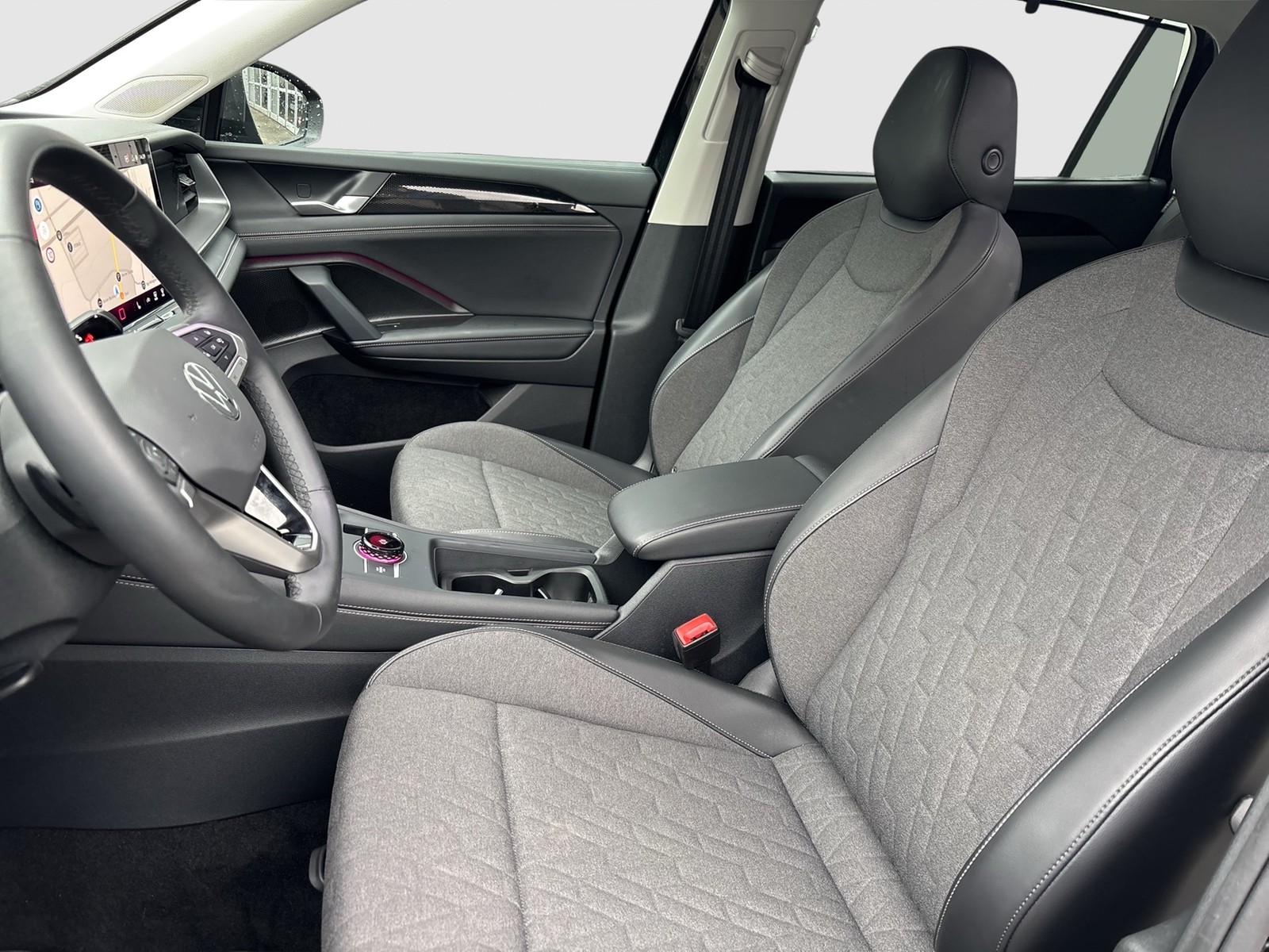 Volkswagen Tayron 1.5 eTSI LIFE 7SITZE AHK 360CAM LM18 NAVI