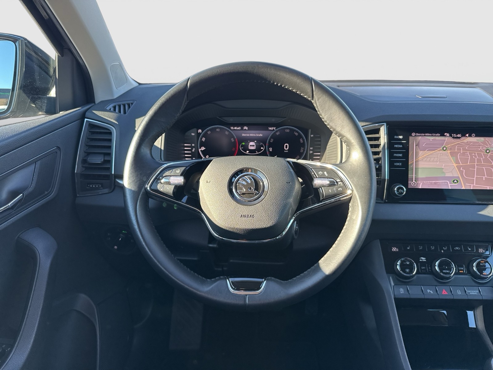 Skoda Karoq 1.0 TOUR AHK KAMERA NAVI ALU CARPLAY SITZHZ.