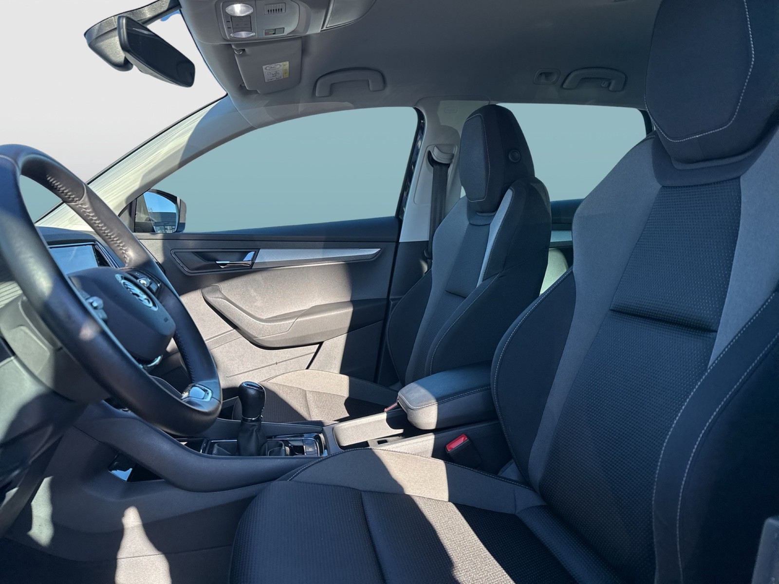 Skoda Karoq 1.0 TOUR AHK KAMERA NAVI ALU CARPLAY SITZHZ.