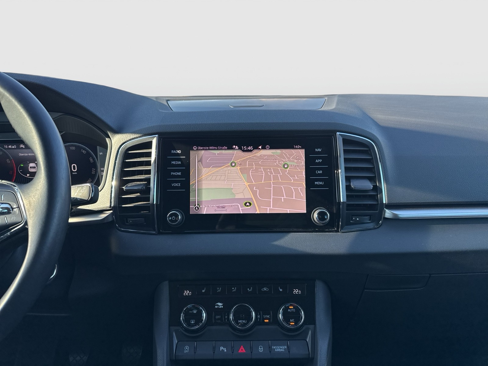 Skoda Karoq 1.0 TOUR AHK KAMERA NAVI ALU CARPLAY SITZHZ.