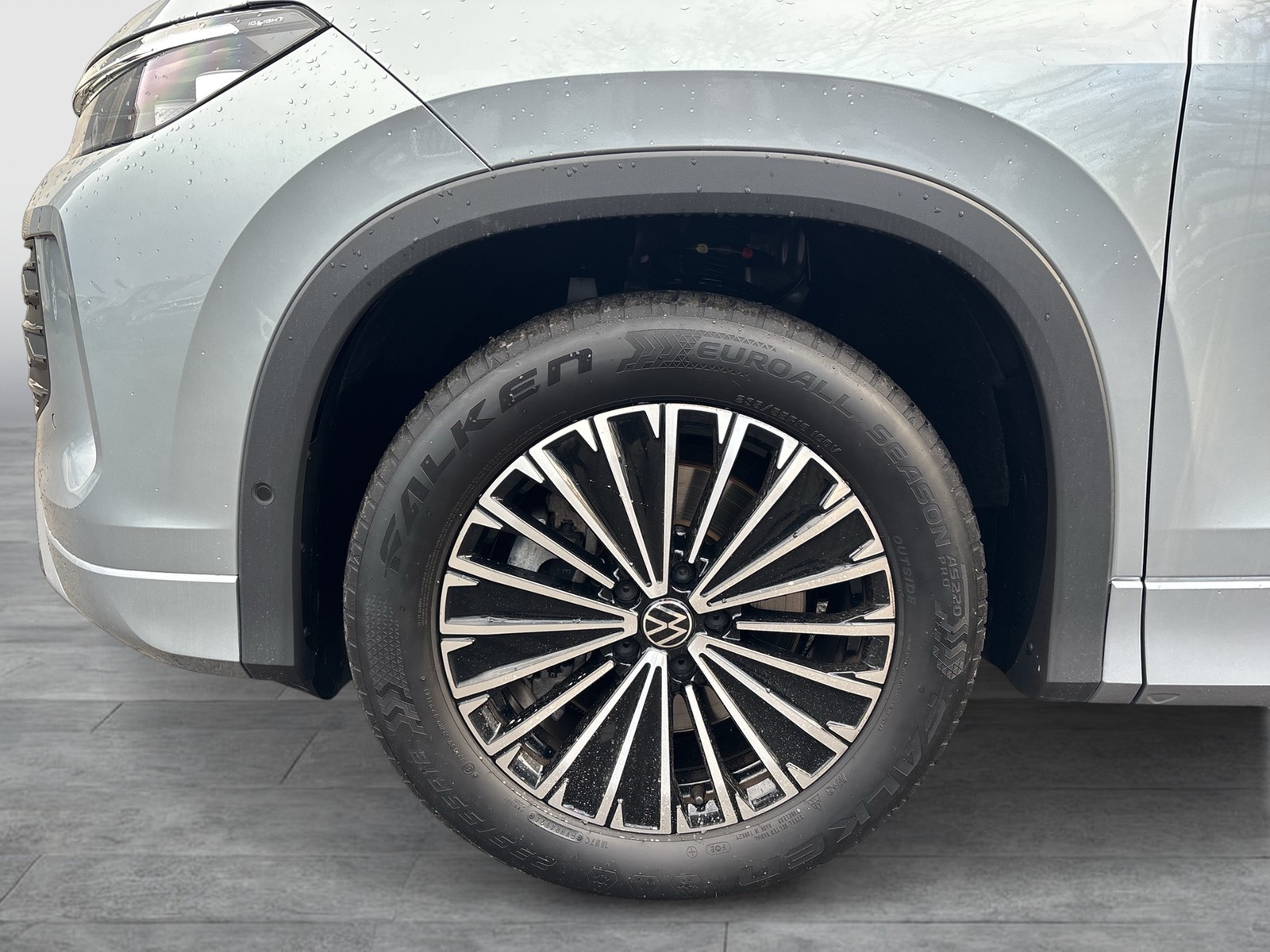 Volkswagen Tayron 2.0 LIFE 4X4 7SITZE AHK 360°CAM ACC LM18