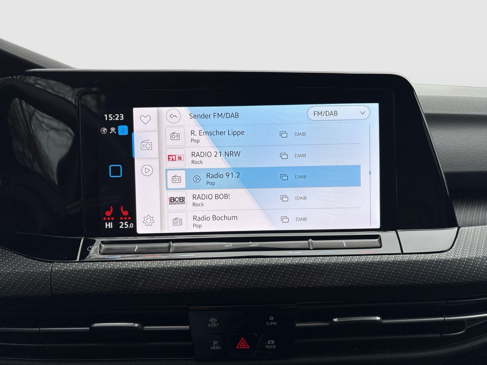 Volkswagen Golf VIII 1.5 eTSI R-LINE HARMAN KARDON CAM LM18