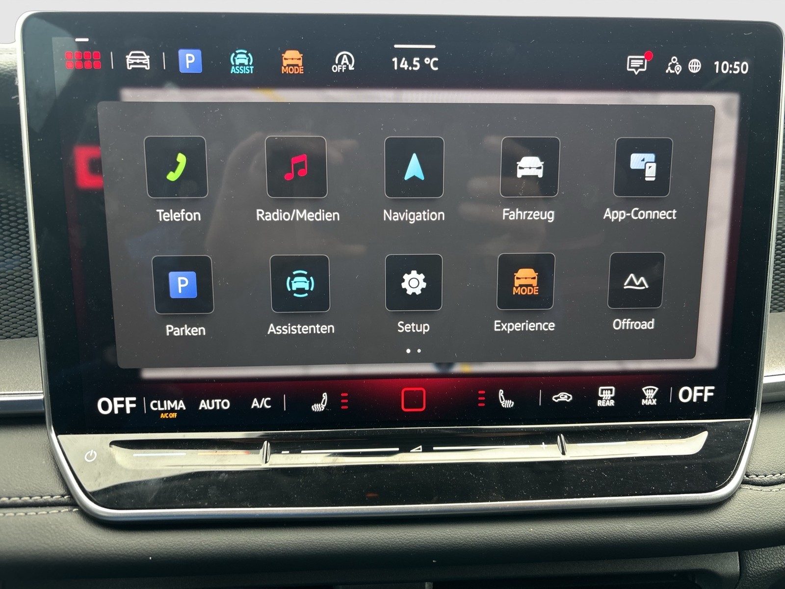 Volkswagen Tayron 2.0 LIFE 4X4 7SITZE AHK 360°CAM ACC LM18