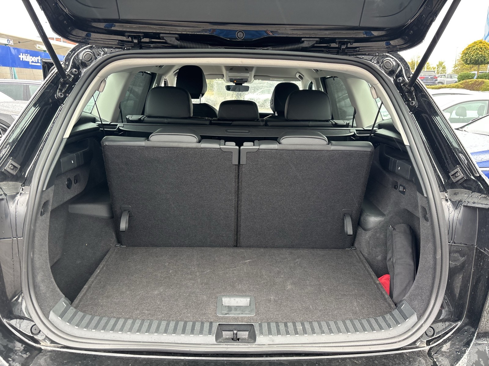 Volkswagen Tayron 2.0 LIFE 4X4 7SITZE AHK 360°CAM ACC LM18