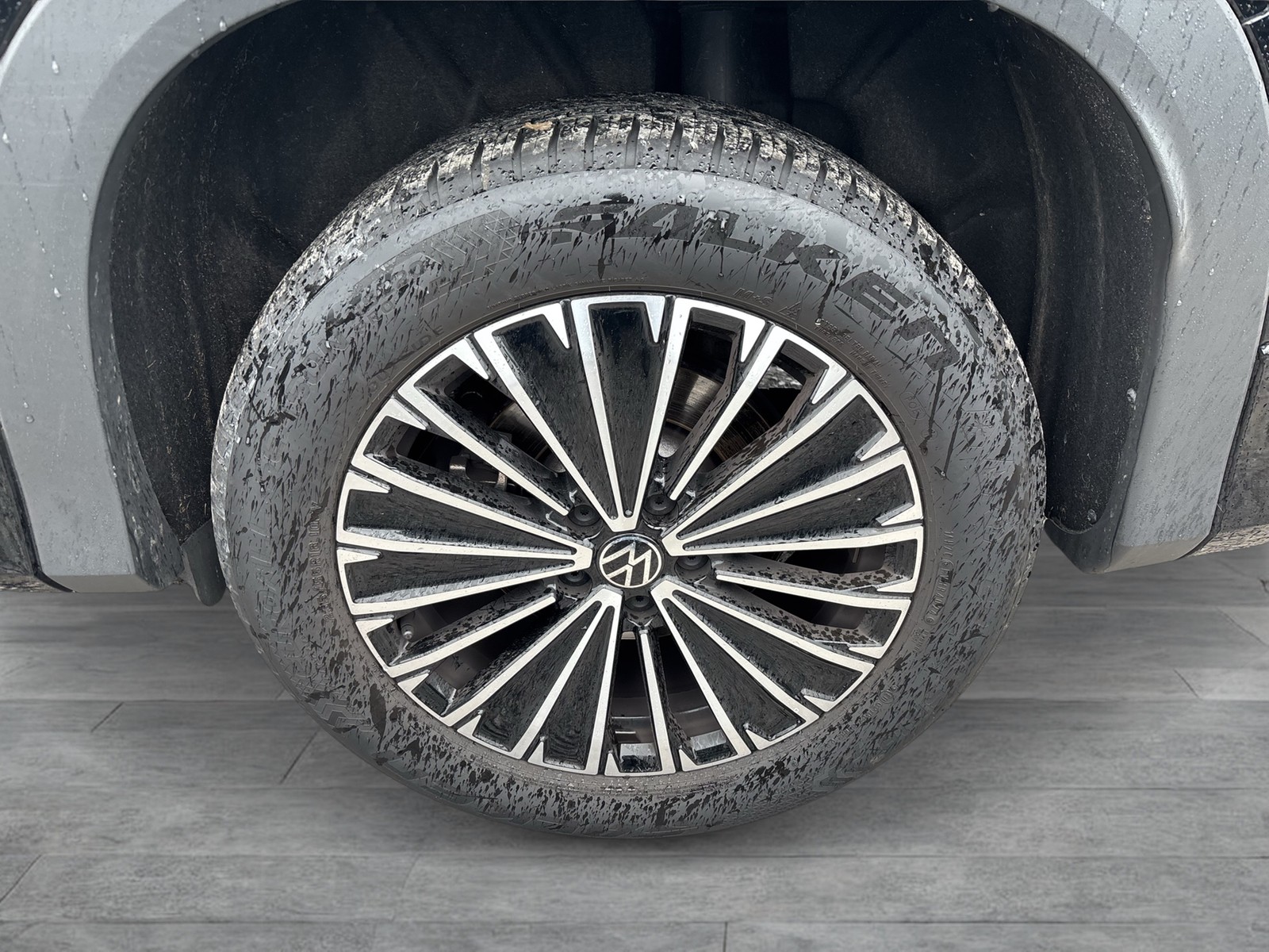 Volkswagen Tayron 2.0 LIFE 4X4 7SITZE AHK 360°CAM ACC LM18