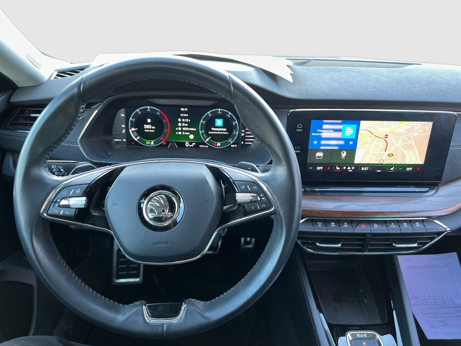 Skoda Octavia Combi 2.0 SCOUT 4X4 AHK ACC LM18 MATRIX