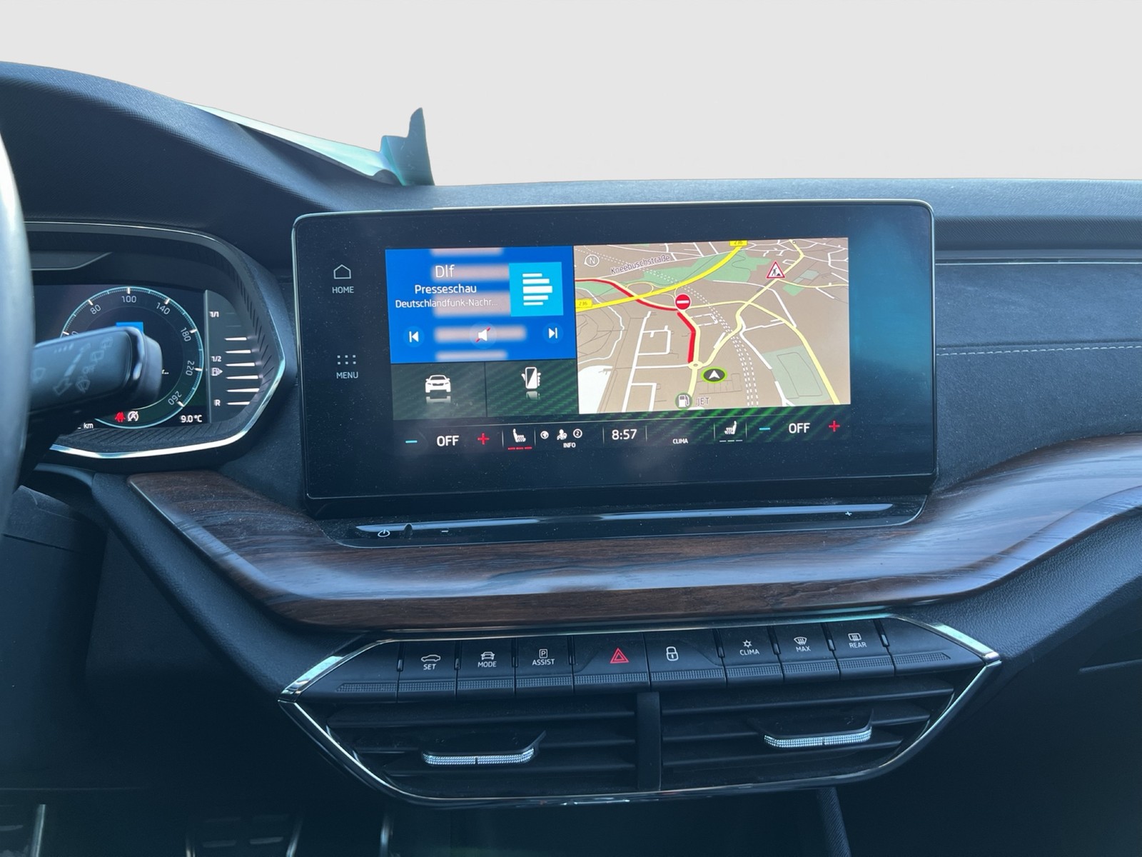 Skoda Octavia Combi 2.0 SCOUT 4X4 AHK ACC LM18 MATRIX