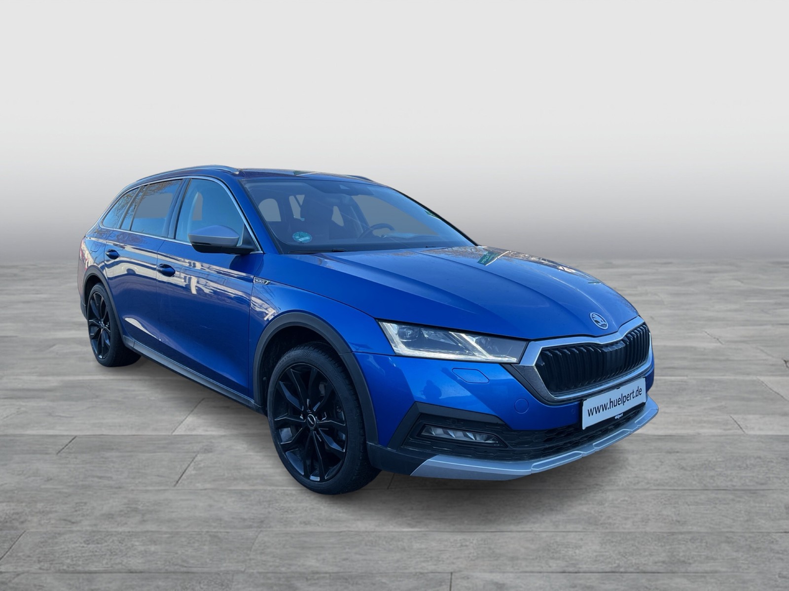 Skoda Octavia Combi 2.0 SCOUT 4X4 AHK ACC LM18 MATRIX
