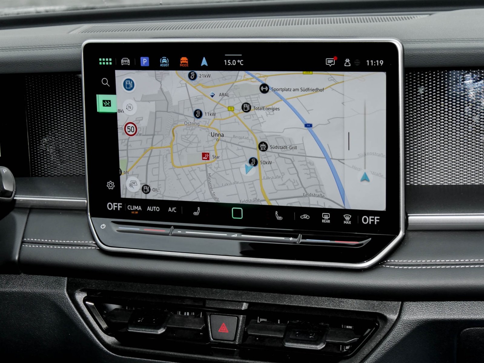 Volkswagen Tayron 2.0 LIFE 4X4 7SITZE AHK 360°CAM ACC LM18