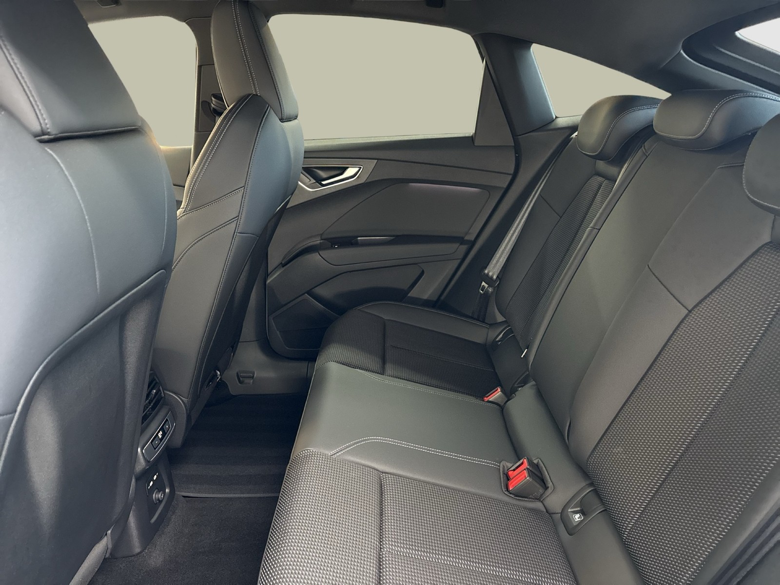 Audi Q4 e-tron Sportback 40 S LINE AHK CAM ACC LM20