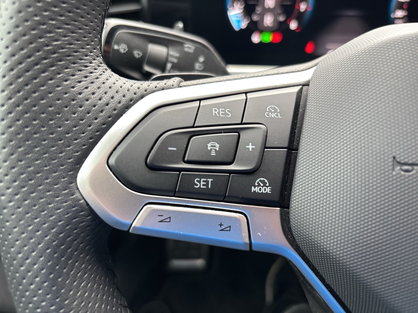 Volkswagen Passat Variant 2.0 R-LINE 4X4 NEUES MODELL PANO