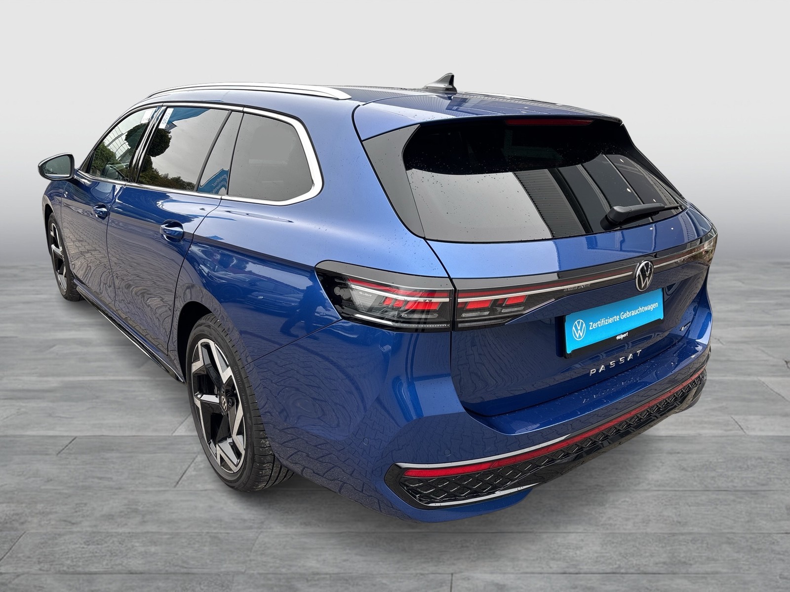 Volkswagen Passat Variant 2.0 R-LINE 4X4 NEUES MODELL PANO