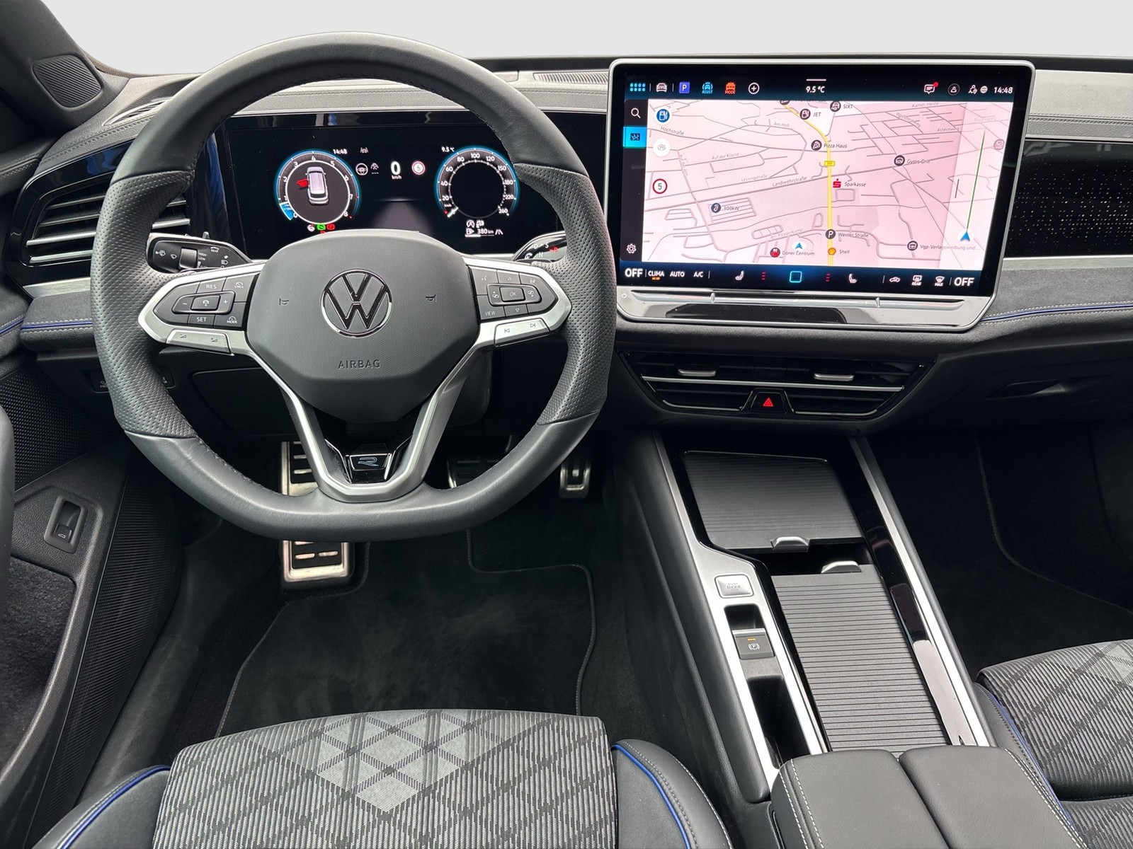 Volkswagen Passat Variant 2.0 R-LINE 4X4 NEUES MODELL PANO