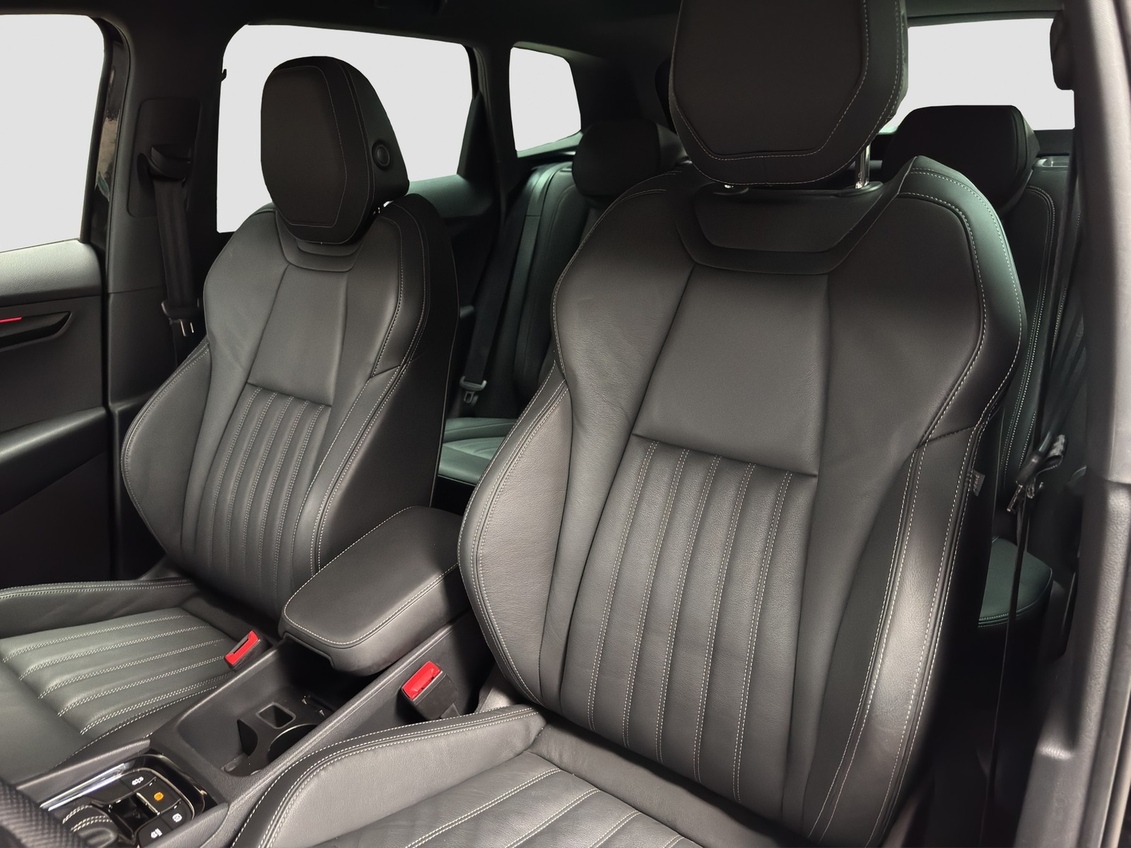 Skoda Karoq 1.5 SPORTLINE LEDER PANO CAM LM18 E-KLAPPE