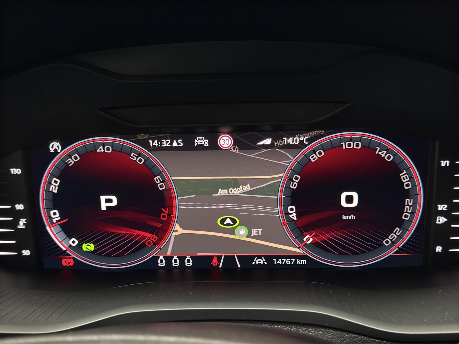 Skoda Karoq 1.5 SPORTLINE LEDER PANO CAM LM18 E-KLAPPE