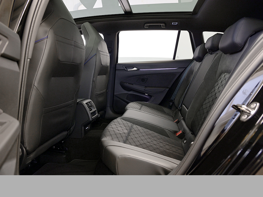 Volkswagen Golf Variant 2.0 R-LINE DSG AHK PANO eKLAPPE