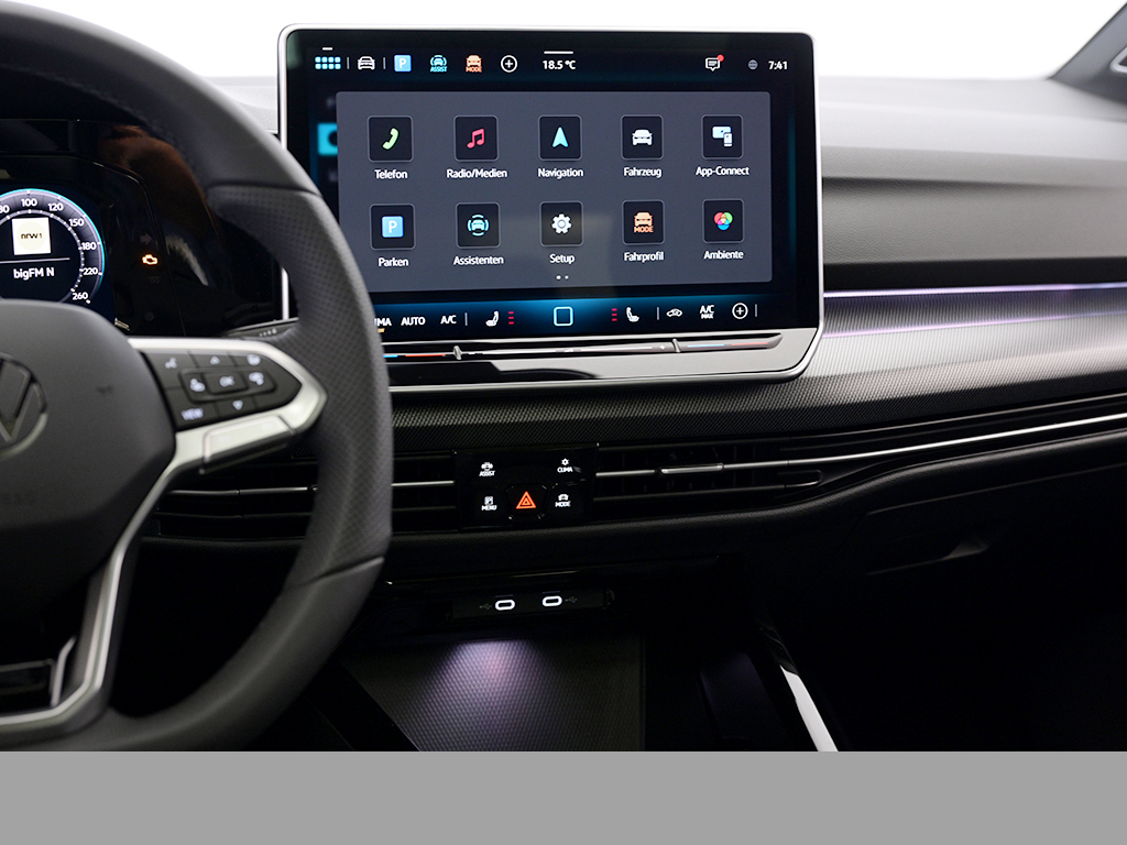 Volkswagen Golf Variant 2.0 R-LINE DSG AHK PANO eKLAPPE