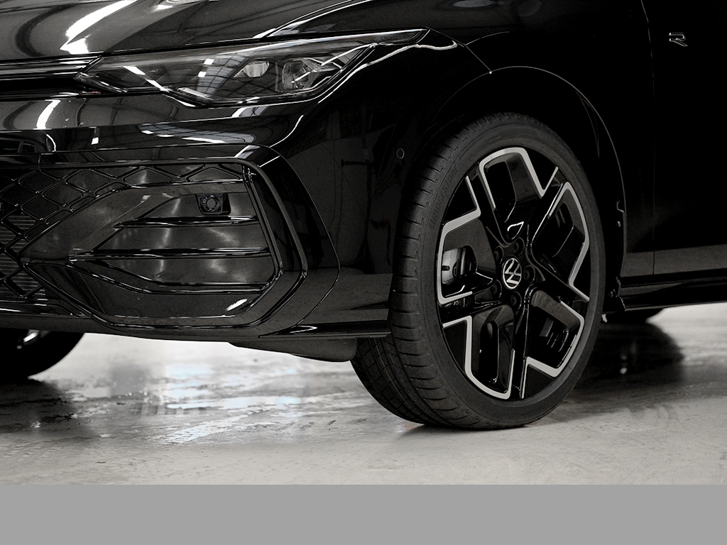 Volkswagen Golf Variant 2.0 R-LINE DSG AHK PANO eKLAPPE