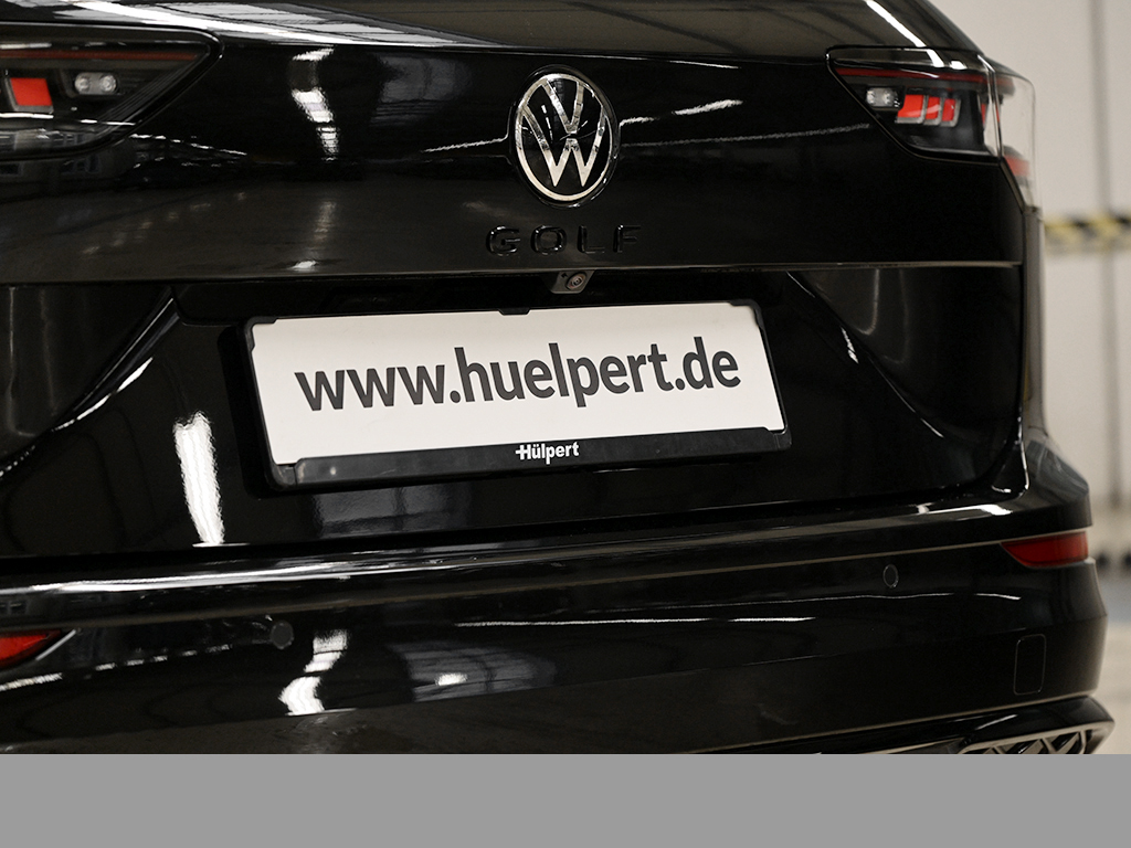 Volkswagen Golf Variant 2.0 R-LINE DSG AHK PANO eKLAPPE