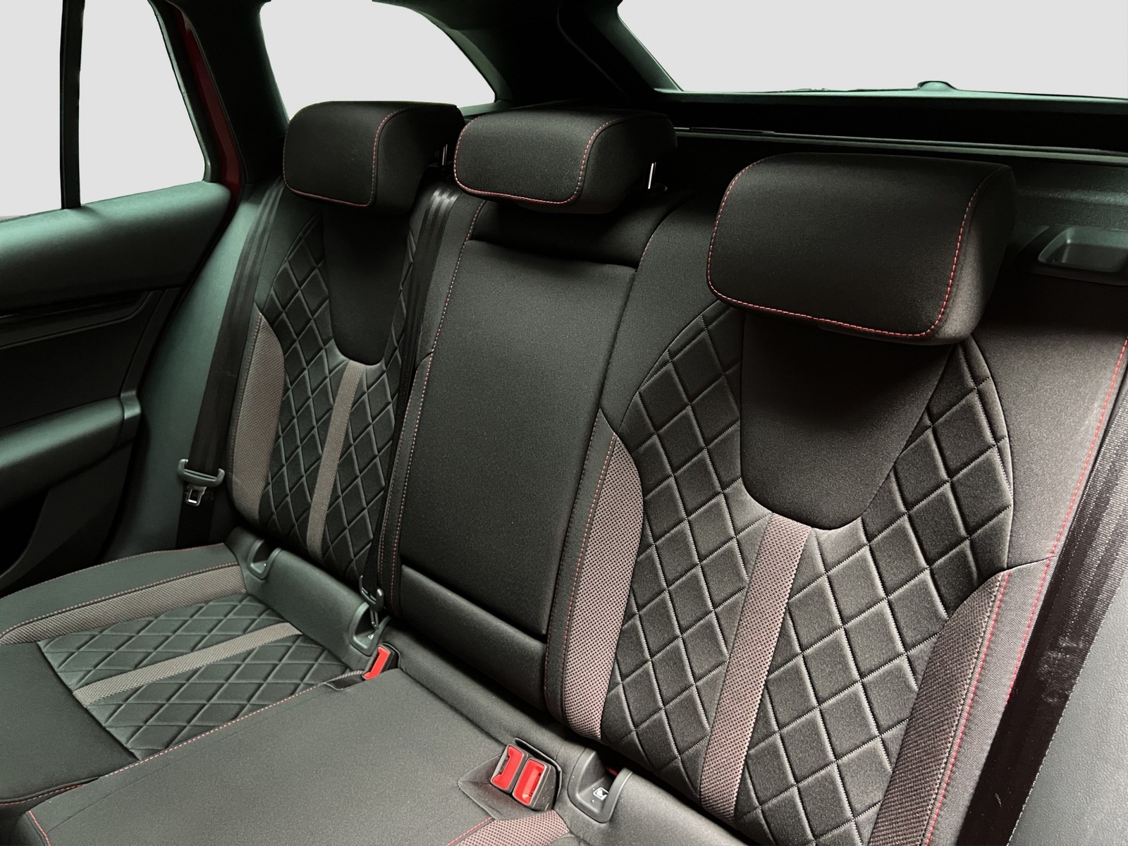 Skoda Octavia Combi 2.0 RS PANO CAM ACC LM18 E-KLAPPE