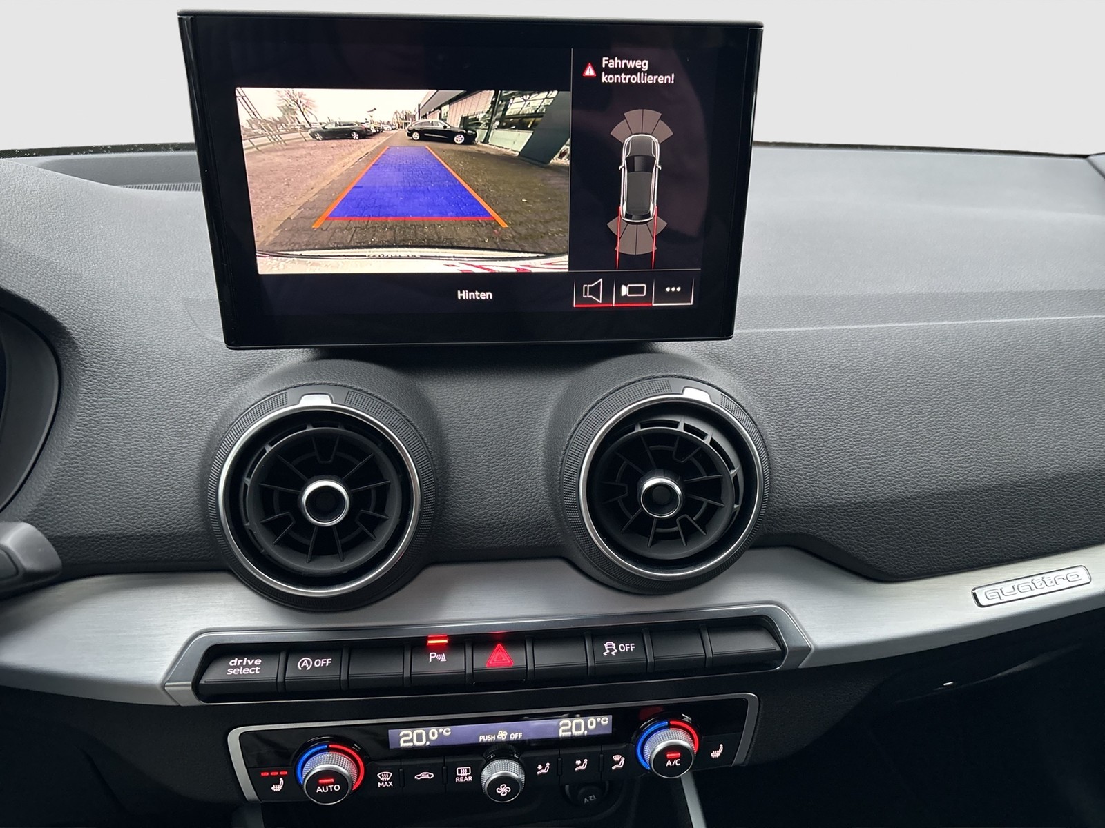Audi SQ2 quattro BLACKPAK CAM ACC LM18 E-KLAPPE NAVI+