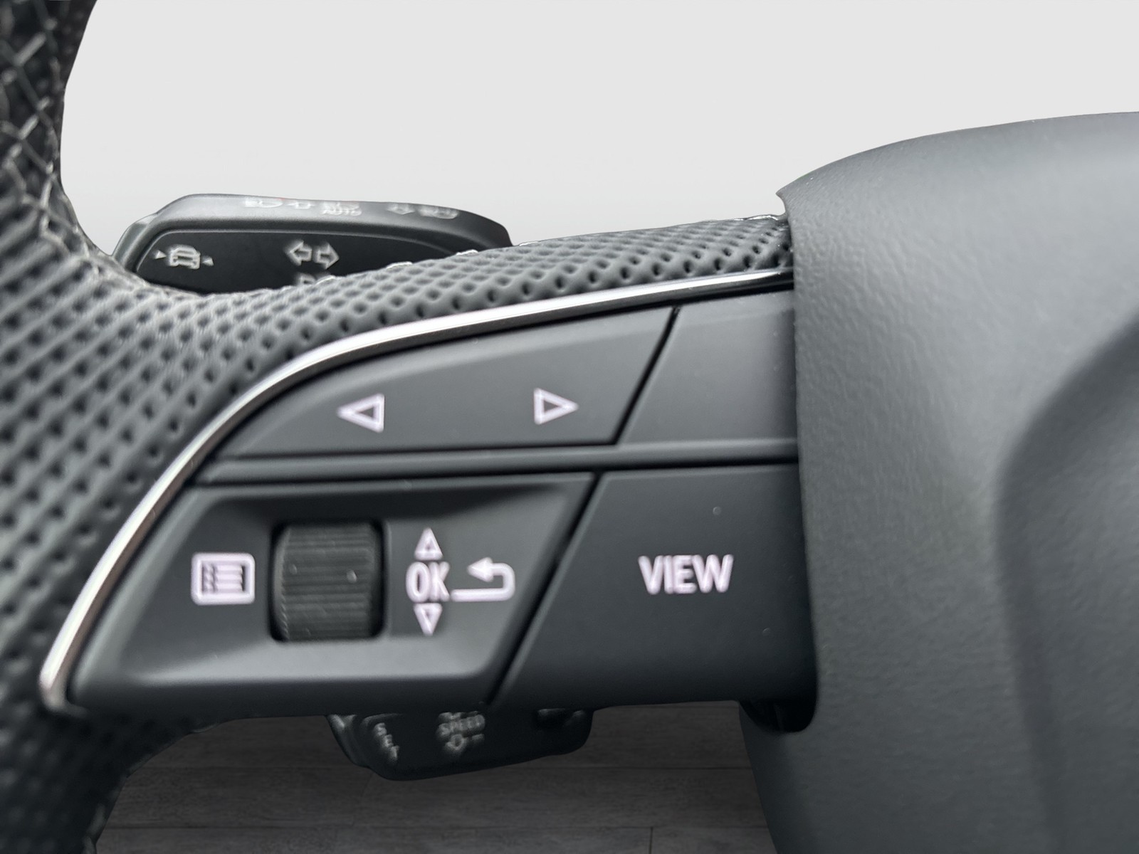 Audi SQ2 quattro BLACKPAK CAM ACC LM18 E-KLAPPE NAVI+