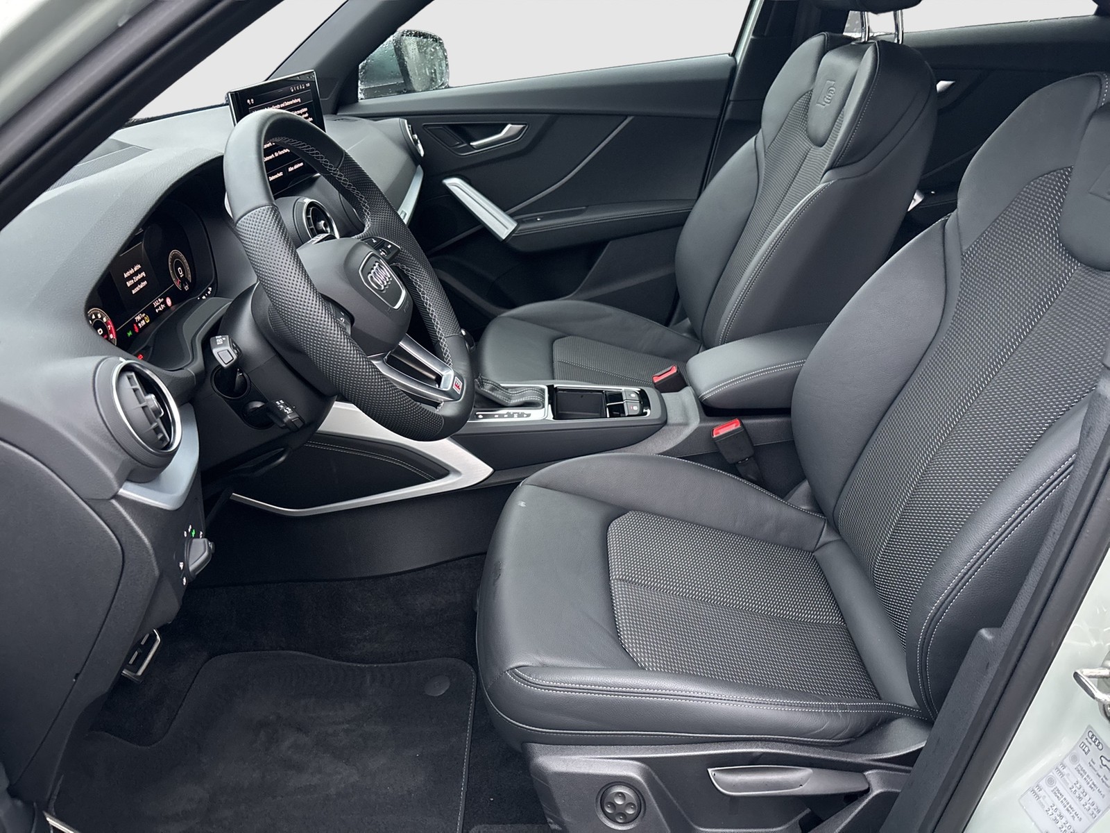 Audi SQ2 quattro BLACKPAK CAM ACC LM18 E-KLAPPE NAVI+