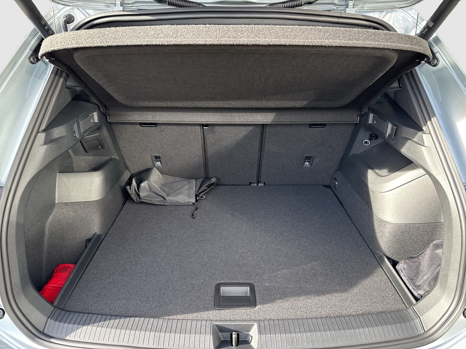 Volkswagen Tiguan 2.0 R-LINE DSG BLACKSTYLE PANO AHK LM20