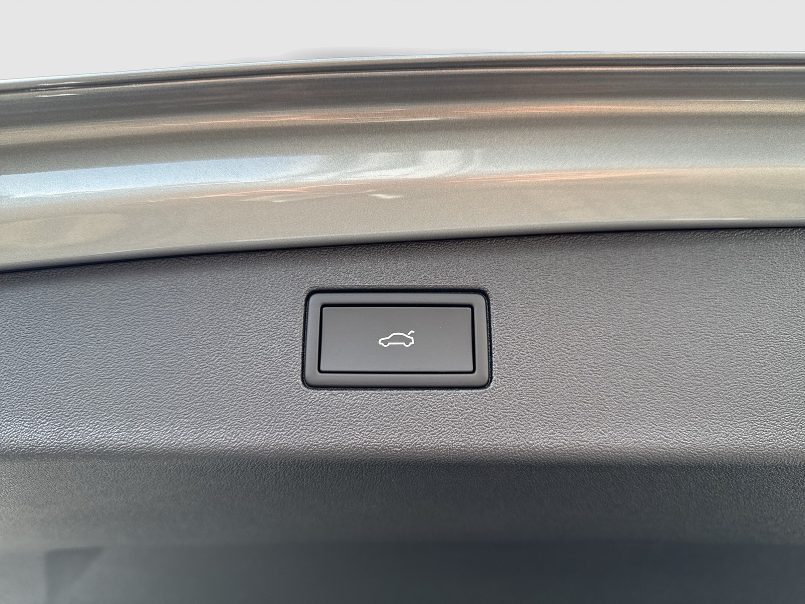 Volkswagen Tiguan 2.0 R-LINE DSG BLACKSTYLE PANO AHK LM20